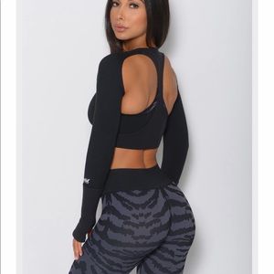 NWT Bombshell Sportswear Racerback Pullover Large